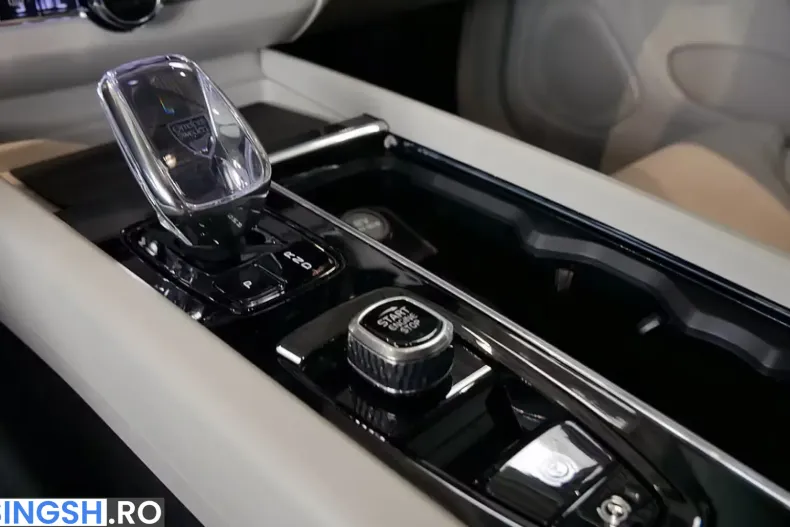 Volvo XC60 din 2025 cu 14.990 km - oferta VOL231219 - foto 9