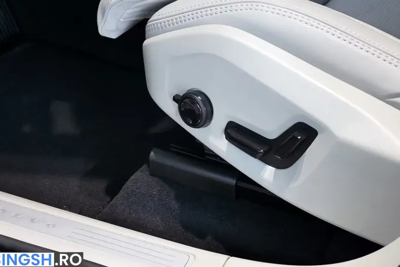 Volvo XC60 din 2025 cu 14.990 km - oferta VOL231219 - foto 13
