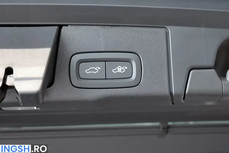 Volvo XC60 din 2025 cu 14.990 km - oferta VOL231219 - foto 18