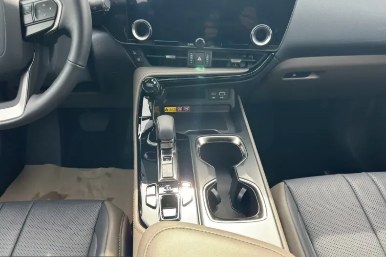 Lexus NX 350h din 2024 cu 8.811 km - oferta LEX231247 - foto 14