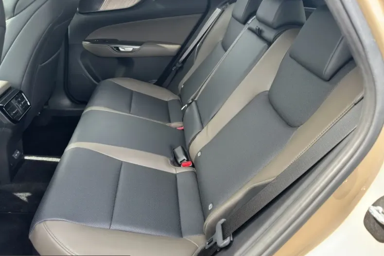 Lexus NX 350h din 2024 cu 8.811 km - oferta LEX231247 - foto 17