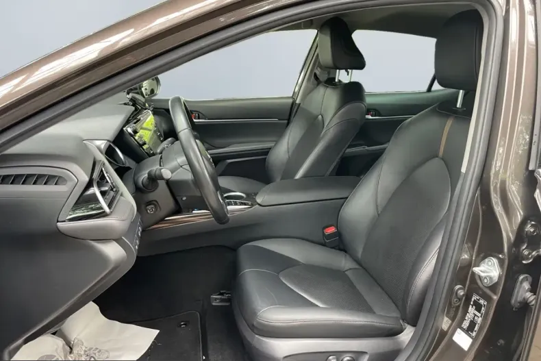 Toyota Camry din 2021 cu 102.736 km - oferta TOY231250 - foto 7
