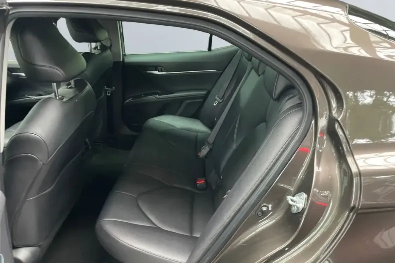 Toyota Camry din 2021 cu 102.736 km - oferta TOY231250 - foto 14