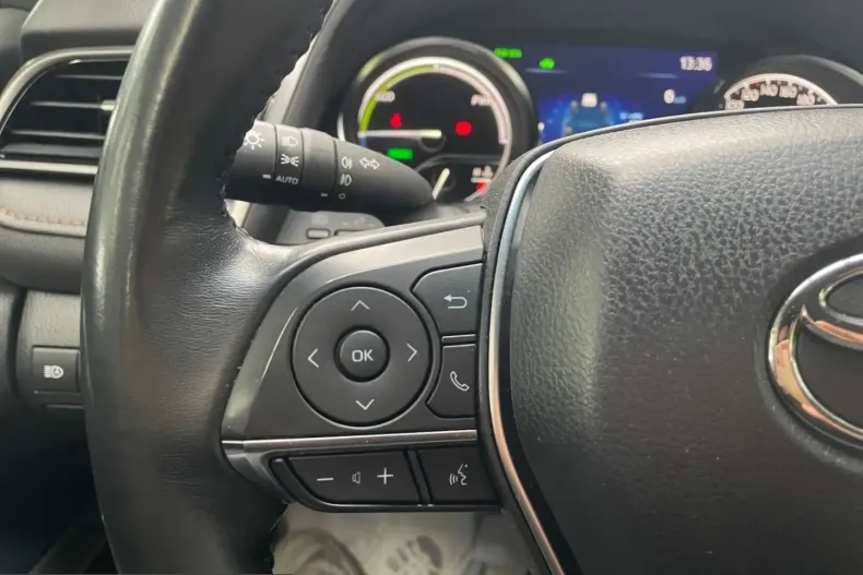 Toyota Camry din 2021 cu 102.736 km - oferta TOY231250 - foto 21