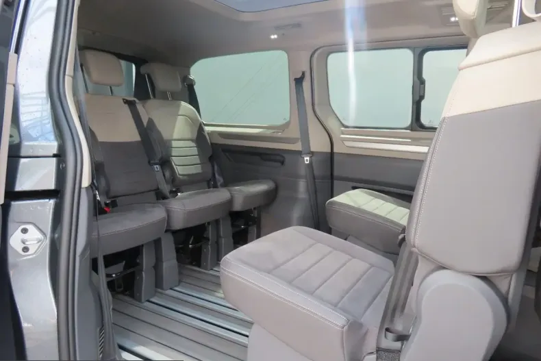 Volkswagen T7 Multivan din 2025 cu 3.500 km - oferta VOL231252 - foto 8