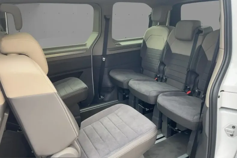 Volkswagen T7 Multivan din 2025 cu 9.001 km - oferta VOL231255 - foto 6