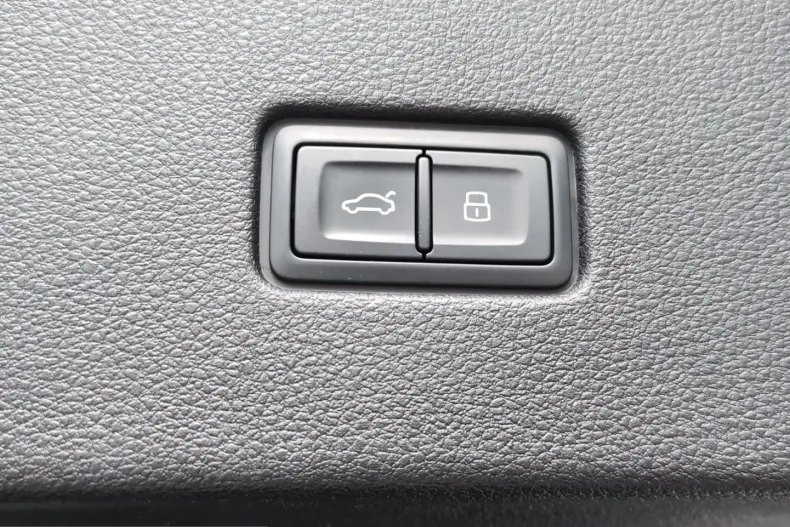 Audi Q8 din 2025 cu 27.332 km - oferta AUD231261 - foto 13