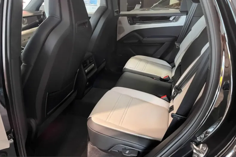 Porsche Cayenne din 2024 cu 48.500 km - oferta POR231280 - foto 17
