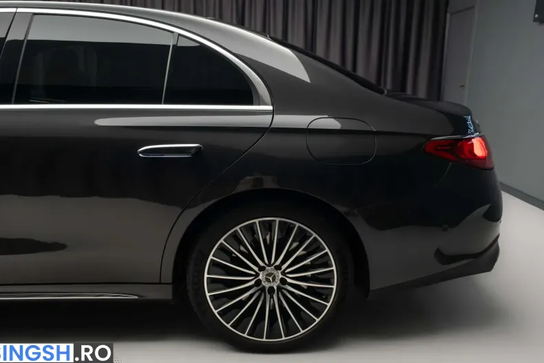 Mercedes-Benz E 300 (Clasa E) din 2024 cu 33.500 km - oferta MER231334 - foto 6