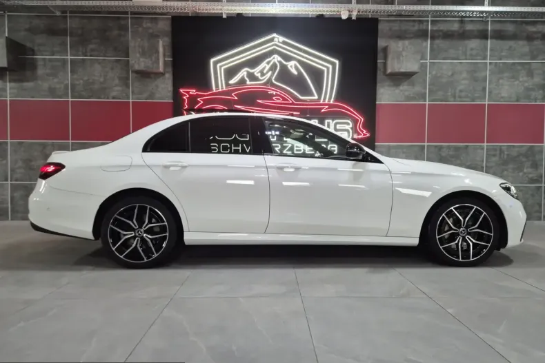 Mercedes-Benz E 300 (Clasa E) din 2023 cu 68.000 km - oferta MER231338 - foto 3