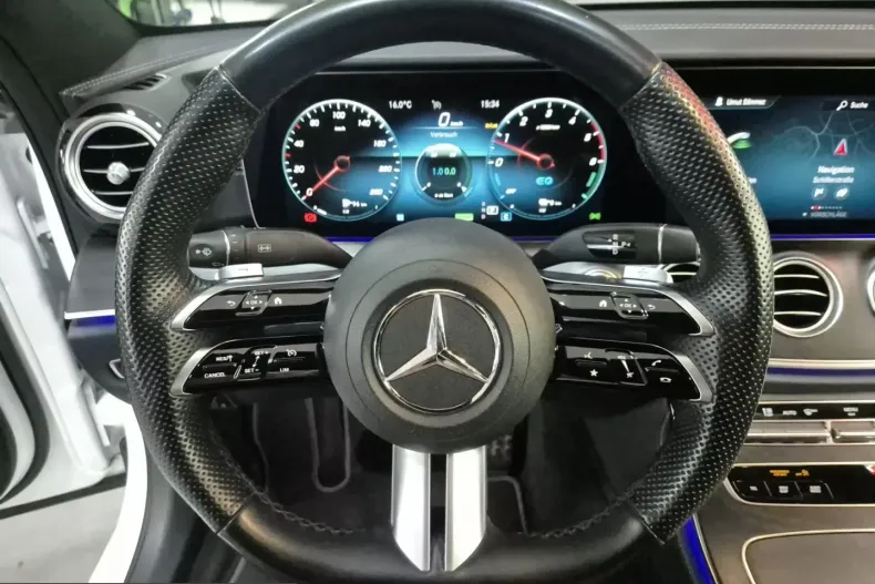 Mercedes-Benz E 300 (Clasa E) din 2023 cu 68.000 km - oferta MER231338 - foto 12