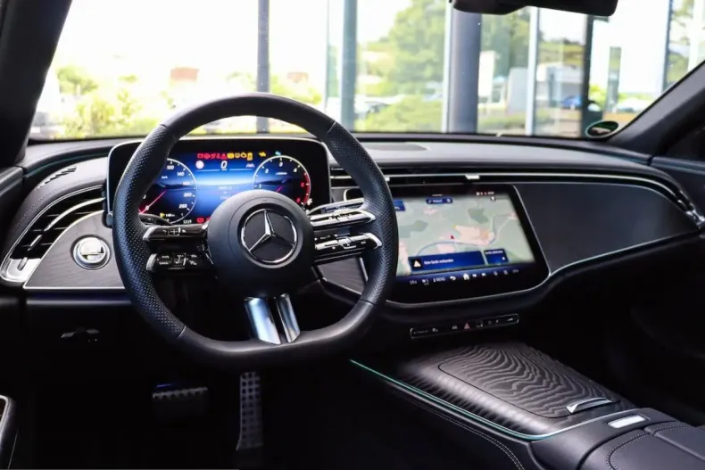 Mercedes-Benz E 220 (Clasa E) din 2025 cu 21.700 km - oferta MER231340 - foto 14