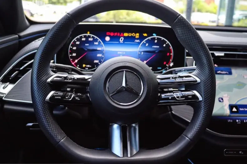 Mercedes-Benz E 220 (Clasa E) din 2025 cu 21.700 km - oferta MER231340 - foto 17