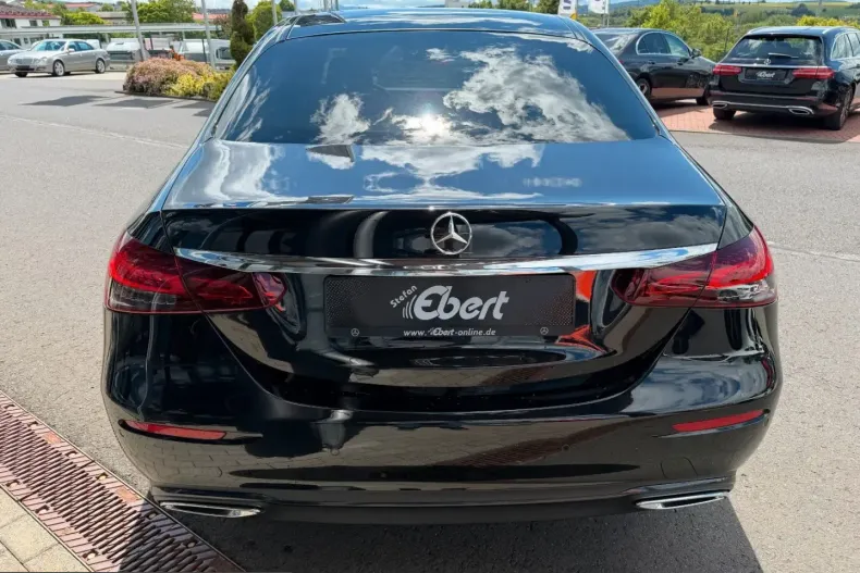 Mercedes-Benz E 220 (Clasa E) din 2024 cu 32.700 km - oferta MER231341 - foto 4