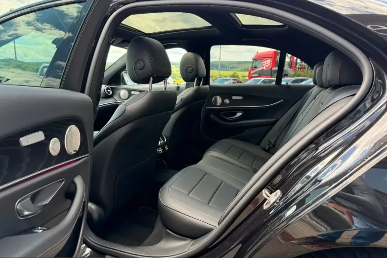 Mercedes-Benz E 220 (Clasa E) din 2024 cu 32.700 km - oferta MER231341 - foto 11