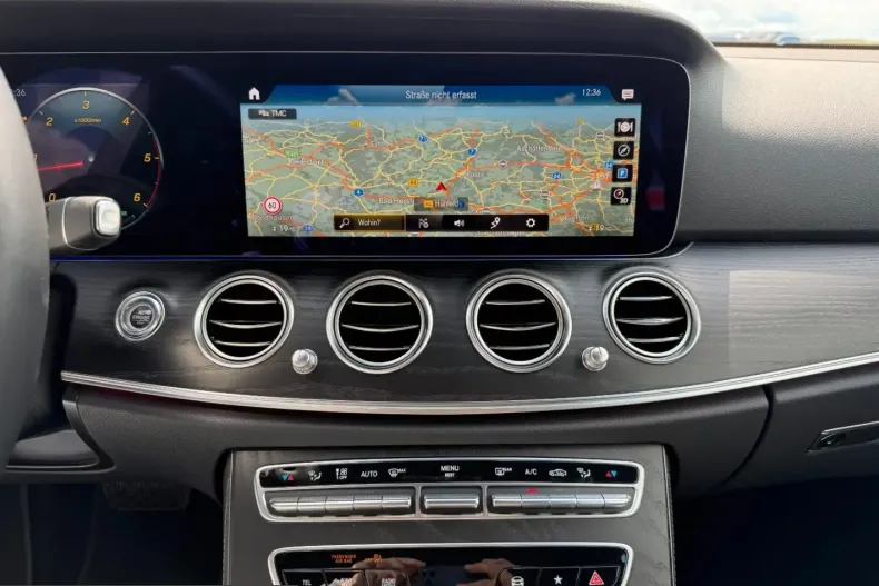 Mercedes-Benz E 220 (Clasa E) din 2024 cu 32.700 km - oferta MER231341 - foto 19