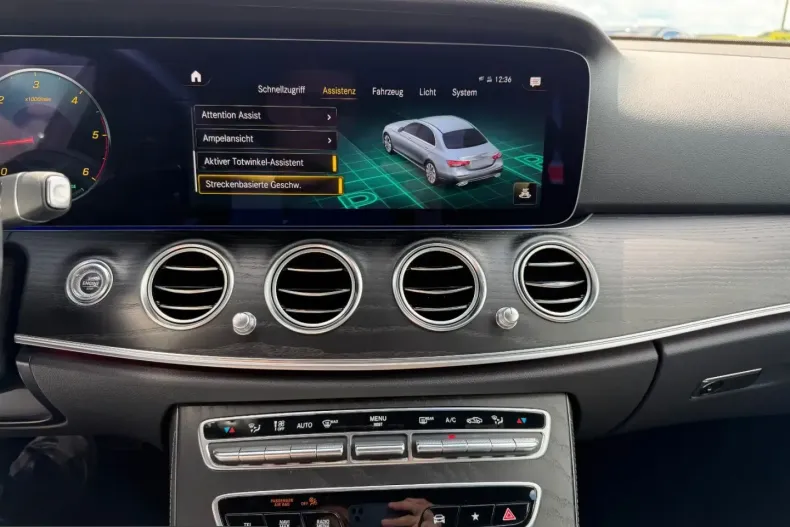 Mercedes-Benz E 220 (Clasa E) din 2024 cu 32.700 km - oferta MER231341 - foto 22