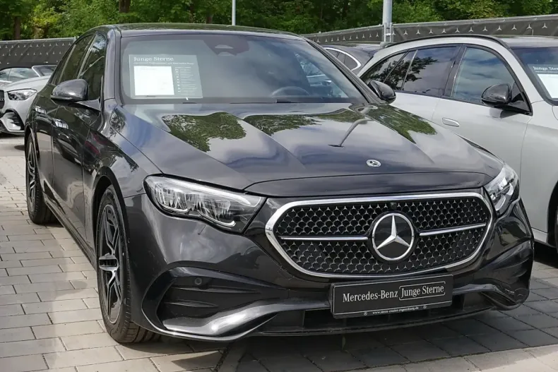 Mercedes-Benz E 220 (Clasa E) din 2025 cu 21.675 km - oferta MER231343 - foto 1