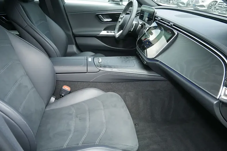Mercedes-Benz E 220 (Clasa E) din 2025 cu 21.675 km - oferta MER231343 - foto 5