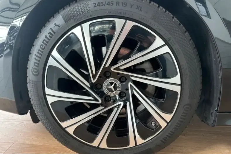 Mercedes-Benz E 220 (Clasa E) din 2024 cu 62.000 km - oferta MER231346 - foto 4
