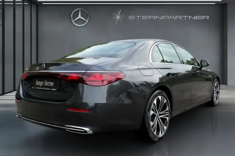 Mercedes-Benz E 220 (Clasa E) din 2025 cu 11.841 km - oferta MER231347 - foto 5