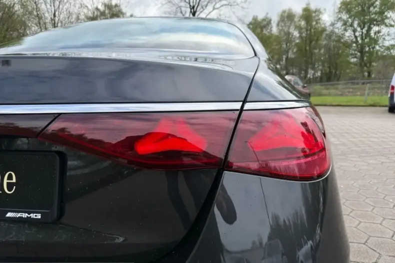 Mercedes-Benz E 220 (Clasa E) din 2025 cu 11.841 km - oferta MER231347 - foto 11