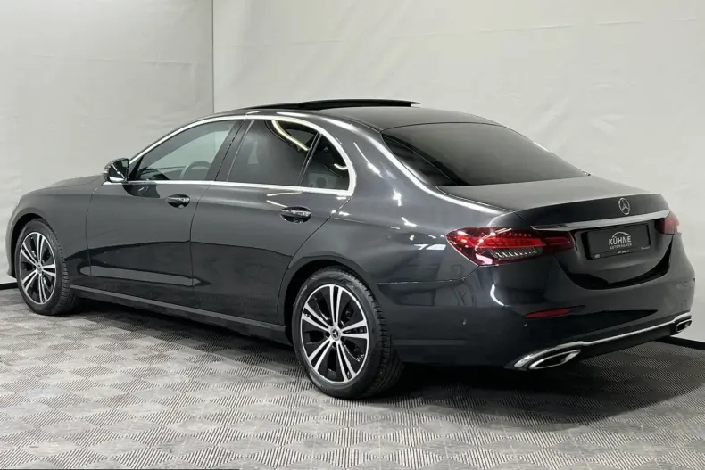 Mercedes-Benz E 220 (Clasa E) din 2024 cu 28.886 km - oferta MER231348 - foto 3