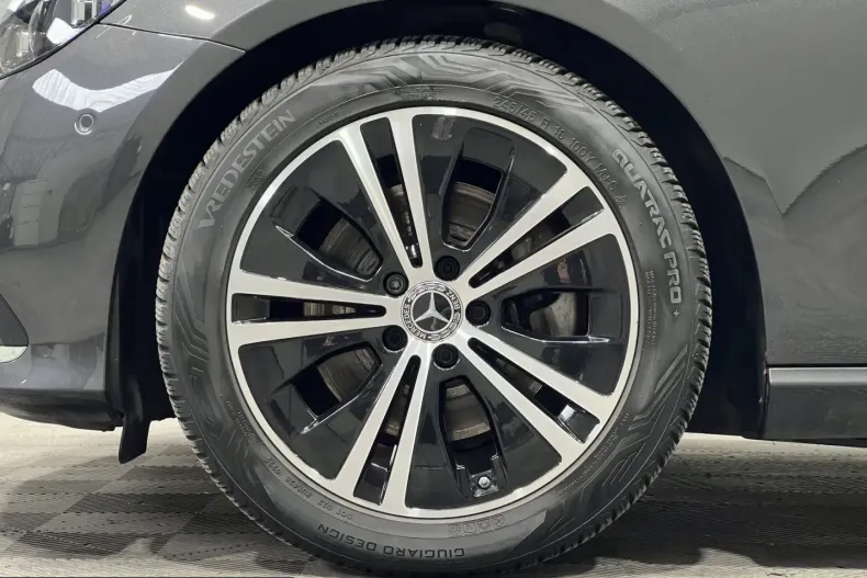 Mercedes-Benz E 220 (Clasa E) din 2024 cu 28.886 km - oferta MER231348 - foto 6