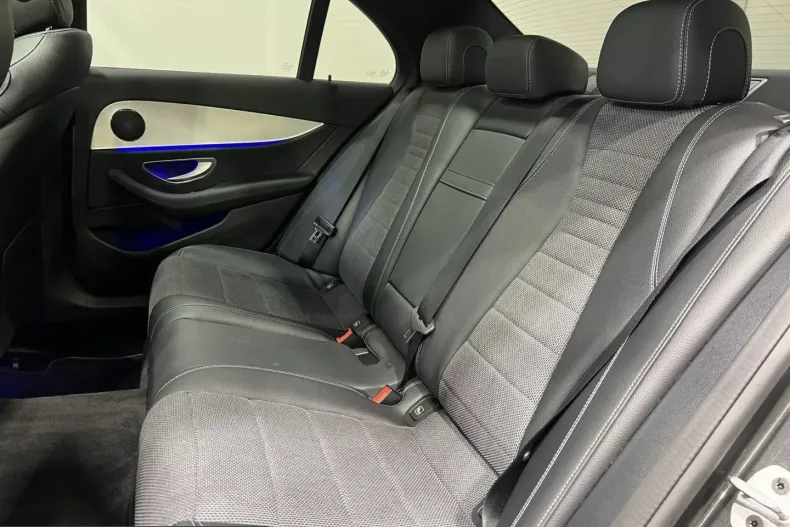 Mercedes-Benz E 220 (Clasa E) din 2024 cu 28.886 km - oferta MER231348 - foto 18