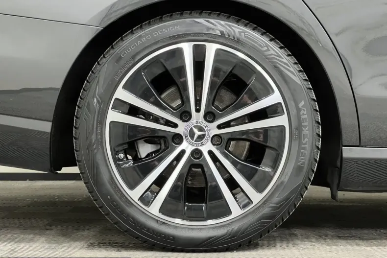 Mercedes-Benz E 220 (Clasa E) din 2024 cu 28.886 km - oferta MER231348 - foto 22