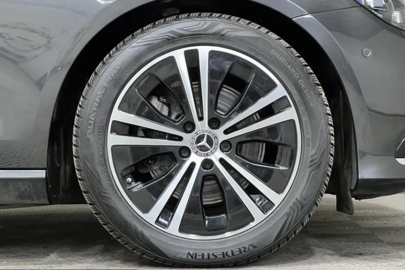 Mercedes-Benz E 220 (Clasa E) din 2024 cu 28.886 km - oferta MER231348 - foto 34