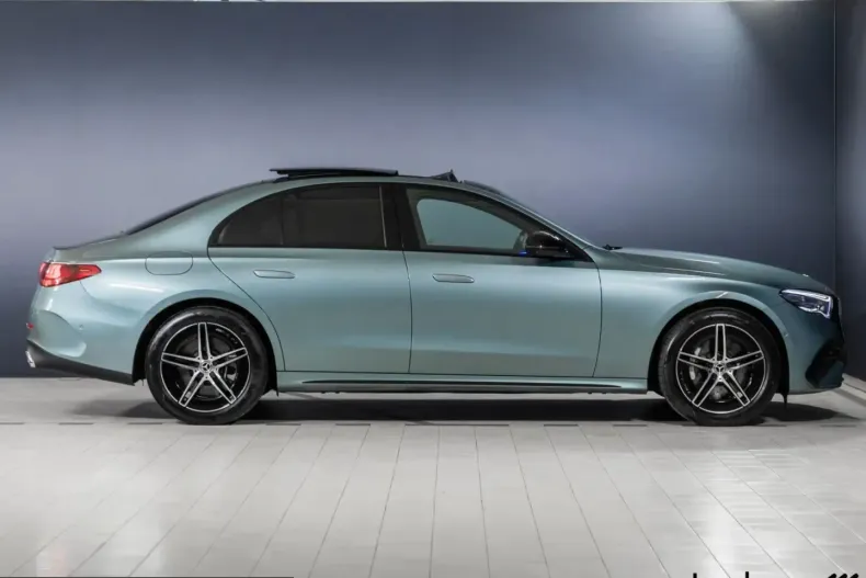 Mercedes-Benz E 300 (Clasa E) din 2025 cu 12.241 km - oferta MER231351 - foto 5