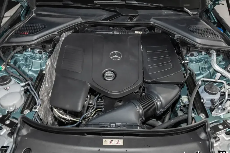 Mercedes-Benz E 300 (Clasa E) din 2025 cu 12.241 km - oferta MER231351 - foto 7