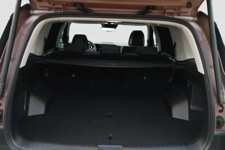 Hyundai Santa Fe din 2025 cu 17.990 km - oferta HYU231400 - foto 13