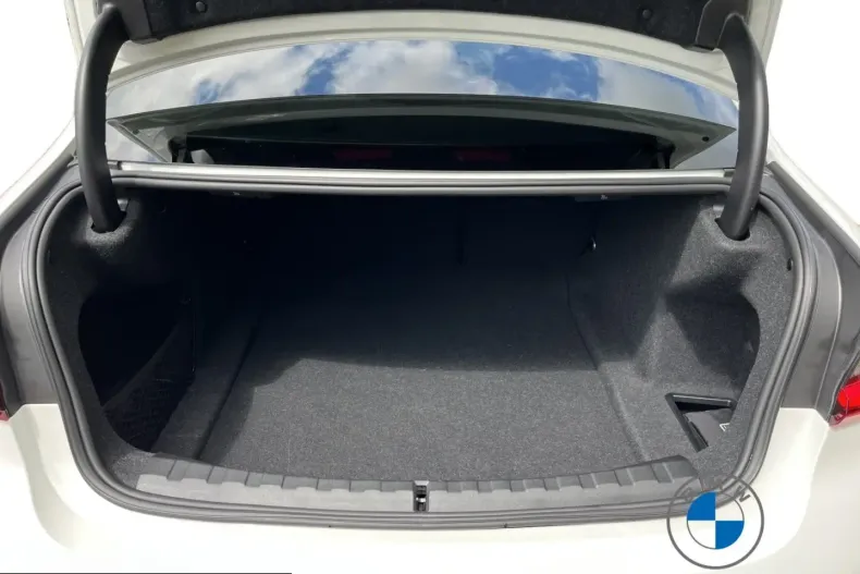 BMW M340i (Seria 3) din 2025 cu 14.896 km - oferta BMW231401 - foto 18