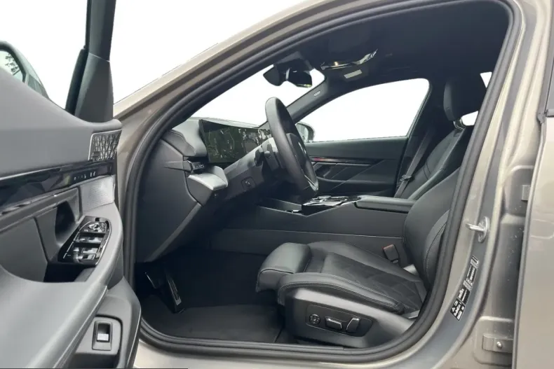 BMW 520 (Seria 5) din 2025 cu 25.047 km - oferta BMW231403 - foto 13