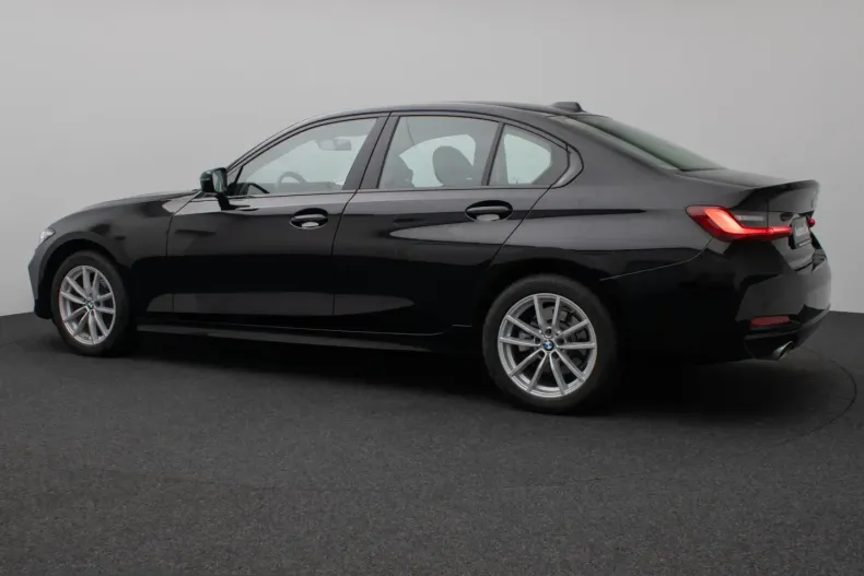 BMW 318i (Seria 3) din 2024 cu 38.625 km - oferta BMW231421 - foto 9