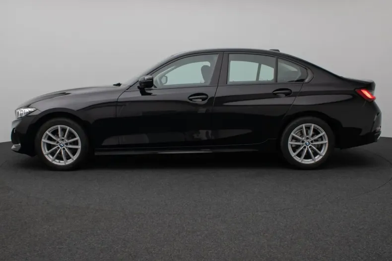 BMW 318i (Seria 3) din 2024 cu 38.625 km - oferta BMW231421 - foto 10