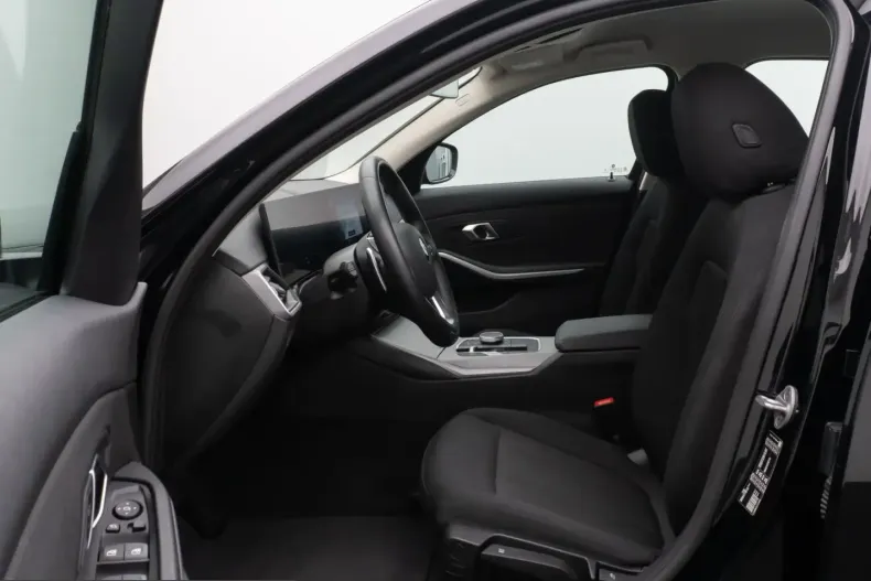 BMW 318i (Seria 3) din 2024 cu 38.625 km - oferta BMW231421 - foto 17