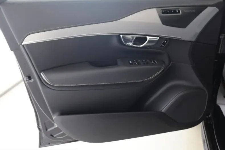Volvo XC90 din 2024 cu 28.787 km - oferta VOL231445 - foto 8