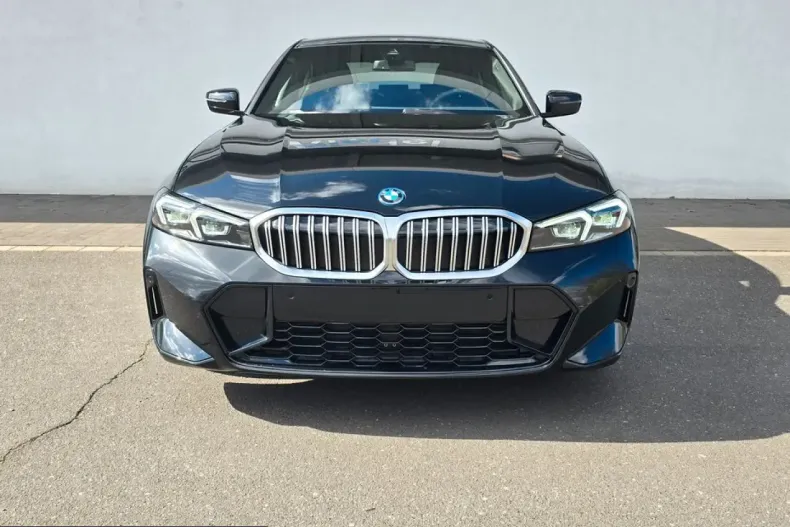 BMW 330 (Seria 3) din 2025 cu 11.999 km - oferta BMW231447 - foto 1