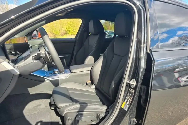 BMW 330 (Seria 3) din 2025 cu 11.999 km - oferta BMW231447 - foto 10