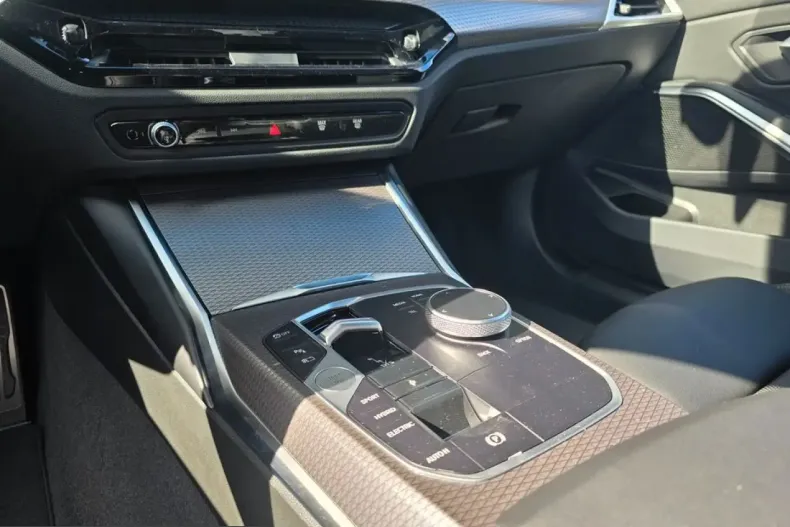 BMW 330 (Seria 3) din 2025 cu 11.999 km - oferta BMW231447 - foto 15
