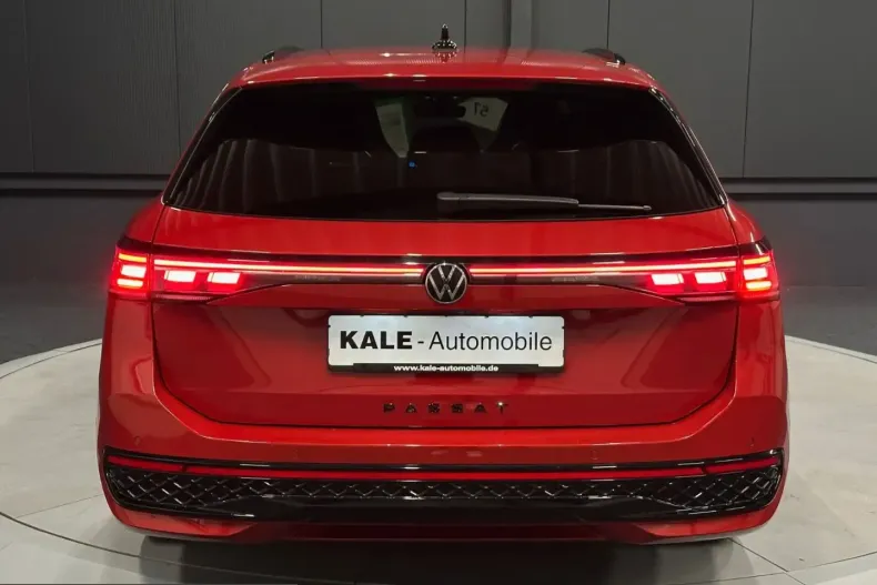 Volkswagen Passat Variant din 2024 cu 17.000 km - oferta VOL231454 - foto 4
