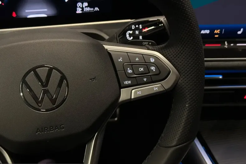 Volkswagen Passat Variant din 2024 cu 17.000 km - oferta VOL231454 - foto 17
