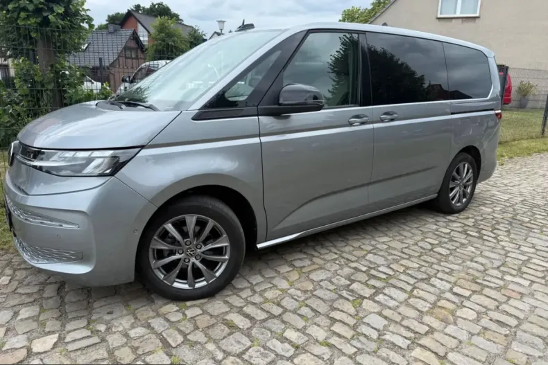 Volkswagen T7 Multivan din 2025 cu 18.000 km - oferta VOL231456 - foto 1