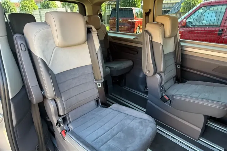 Volkswagen T7 Multivan din 2025 cu 18.000 km - oferta VOL231456 - foto 8