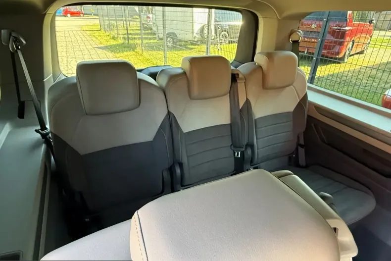 Volkswagen T7 Multivan din 2025 cu 18.000 km - oferta VOL231456 - foto 9
