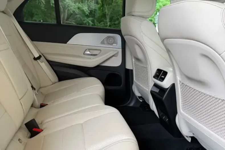 Mercedes-Benz GLE 300 (Clasa GLE) din 2024 cu 28.000 km - oferta MER231462 - foto 13