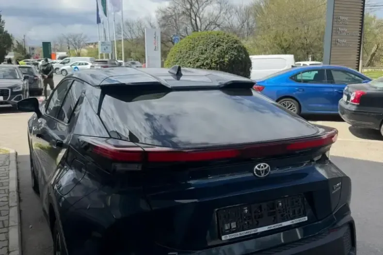 Toyota C-HR din 2025 cu 10 km - oferta TOY231493 - foto 8